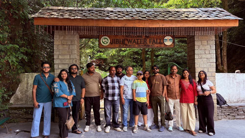 An Infinite Tours group at the Jibhi gate